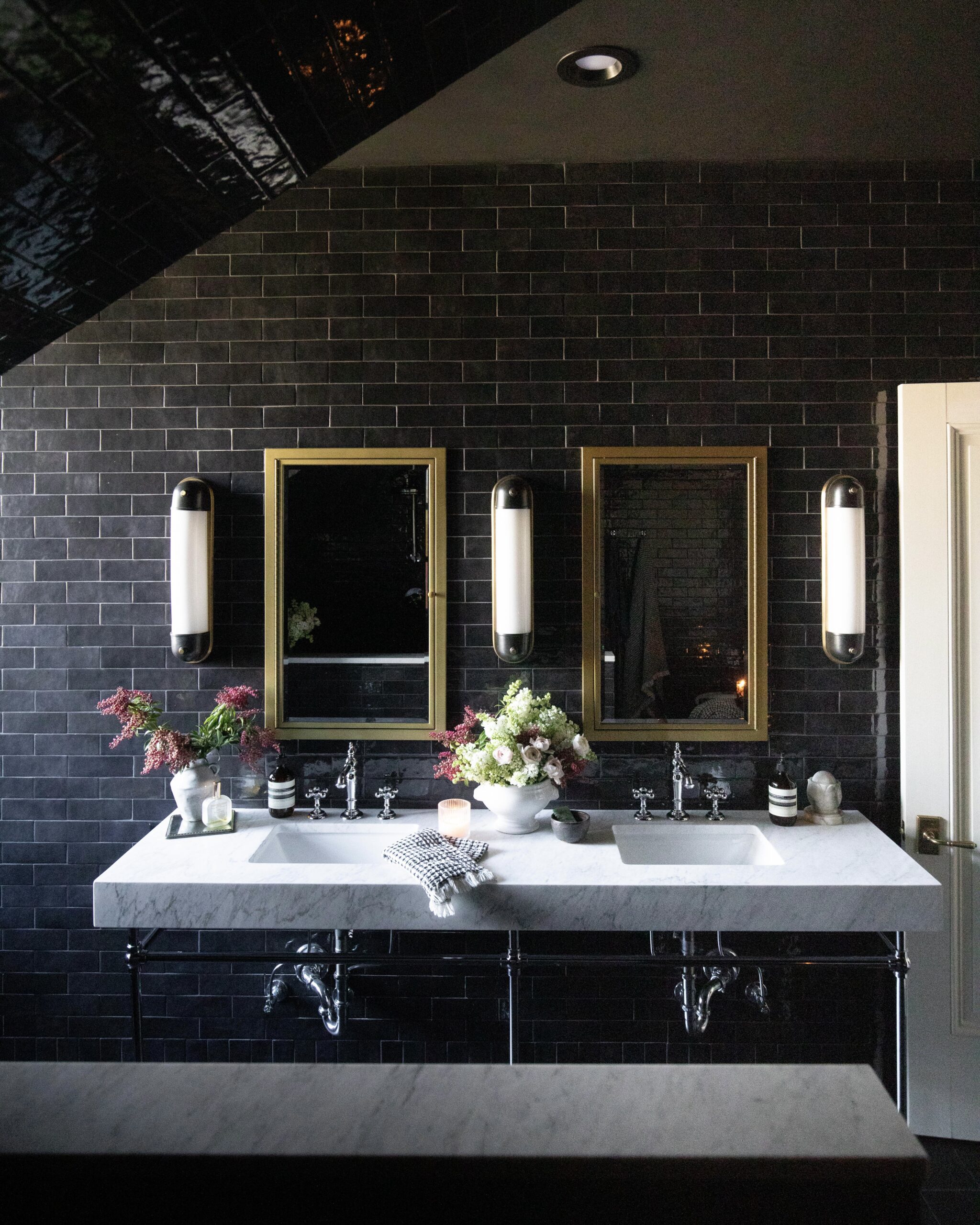 Bathroom that cornel construction renovated with tile